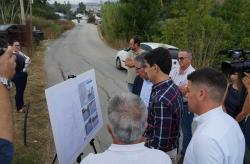 Visita presidente de la Diputación camino de la charca